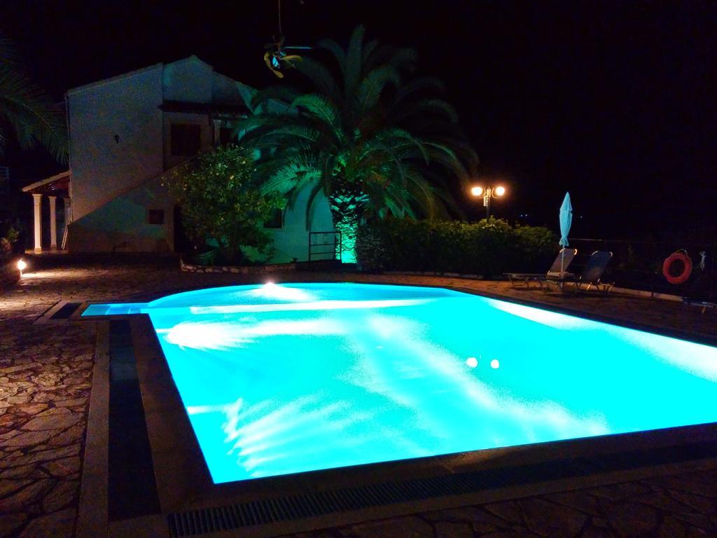 Dionysos Apartments Apraos Habitación foto